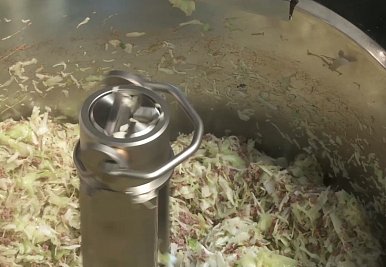 Příprava směsí masa a zeleniny (použití háku)
